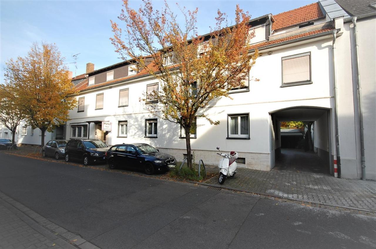Hotel Haus Isenburg Neu-Isenburg Exterior foto